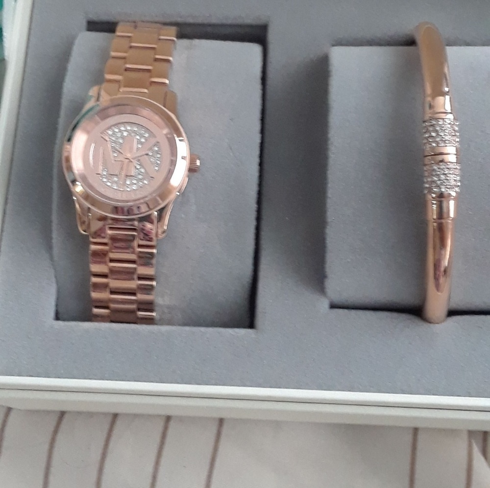 MK watch